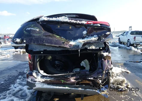 2018 Toyota Rav4 Limited из США, поврежденный, VIN 2T3DFREV5JW831760